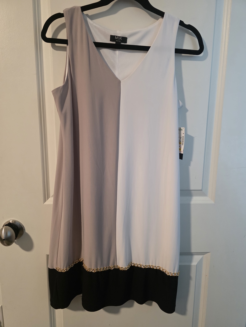 MSK Two-Tone V-Neck Shift Dress
